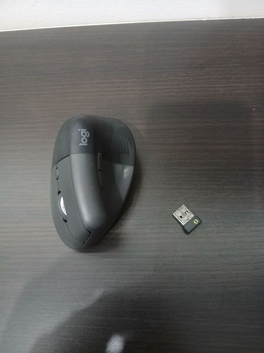 Mouse Logitech vertical Lift