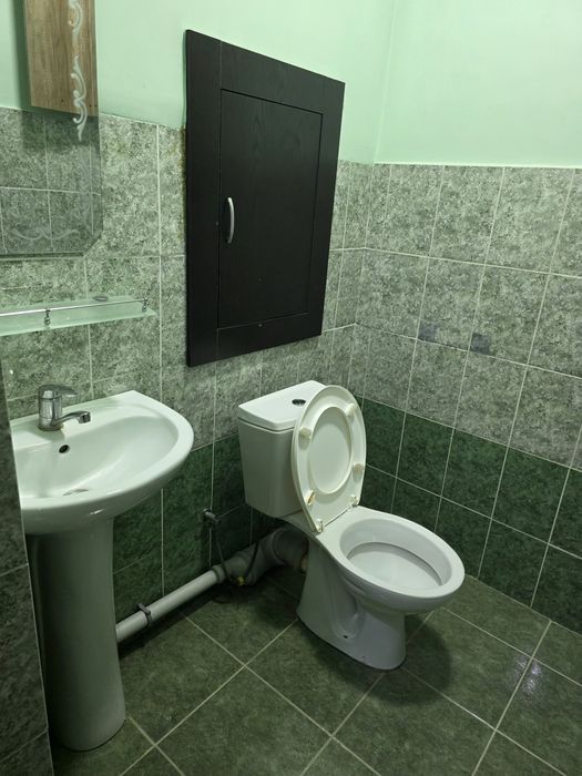 Квартира аренда га берилади икки хонали уч хона килинган