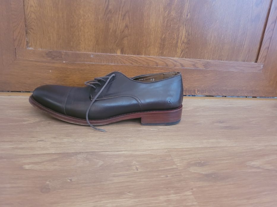 Официални обувки и мокасини