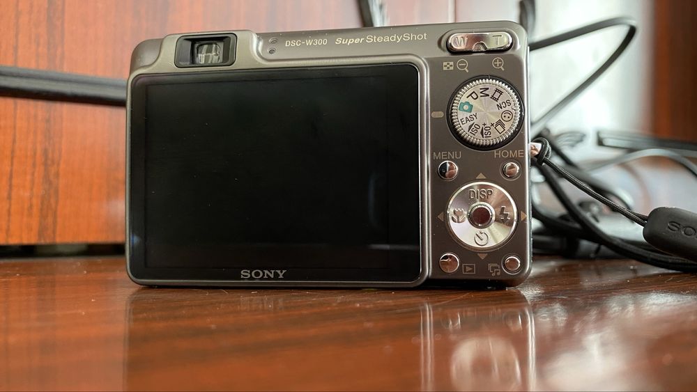 Фотоапарат  SONY  dsc-W300