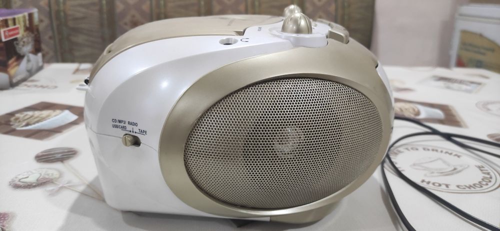 Мульти проигрыватель(радио, cd проигрыватель, кассетный магнитофон)