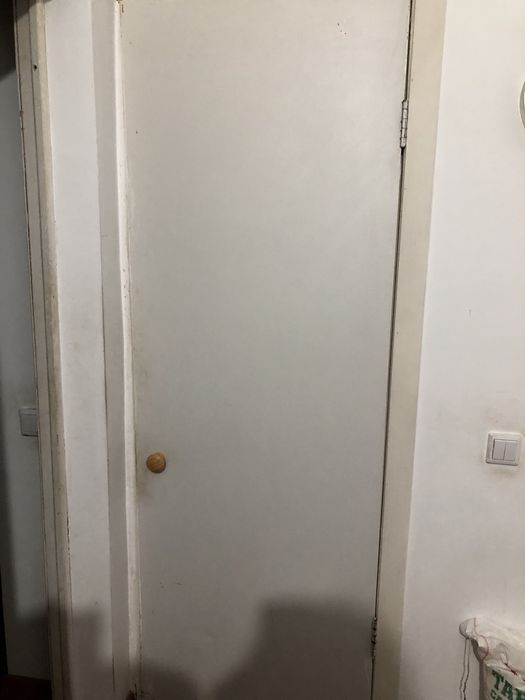 Продам белые двери