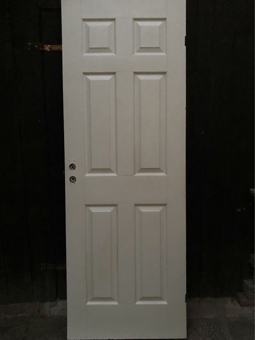 Три врати на шкафа с дръжки, Кухненски шкаф, изработен от дърво