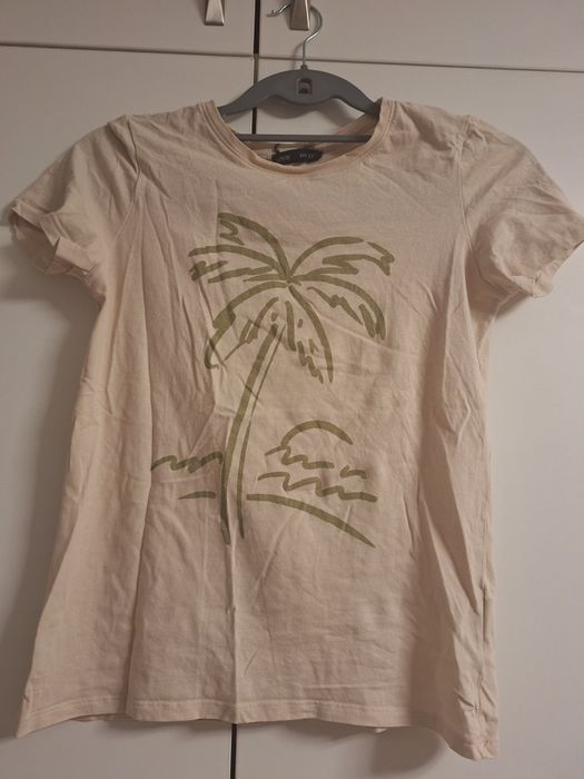 Три бели тениски