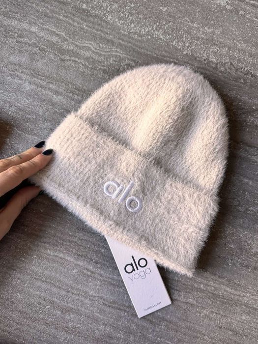 Кашмирена зимна шапка Alo yoga