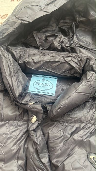 Продается женская куртка от прадо