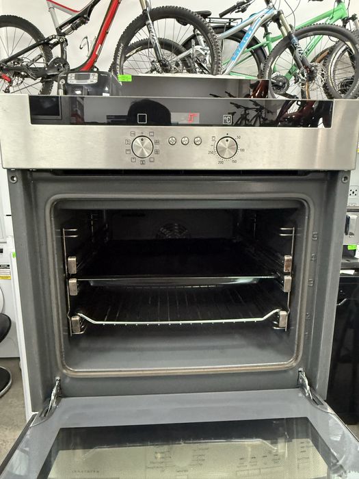 Фурна за вграждане SIEMENS