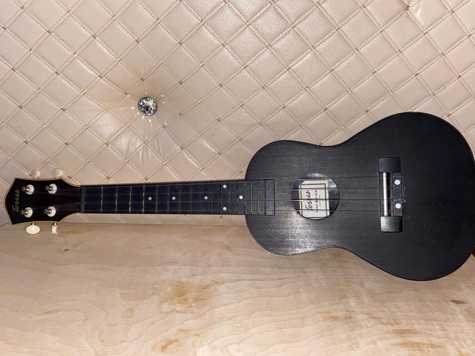 Продам укулеле в хорошем состоянии