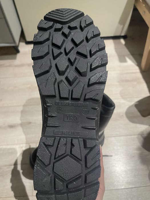 Продам берцы Новые