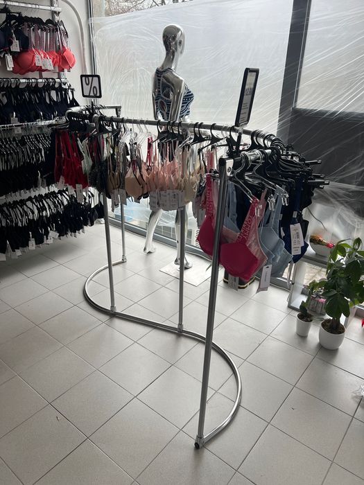 Оборудване за магазин, щендери, стелажи, луксозни дамски манекени, детски манекени