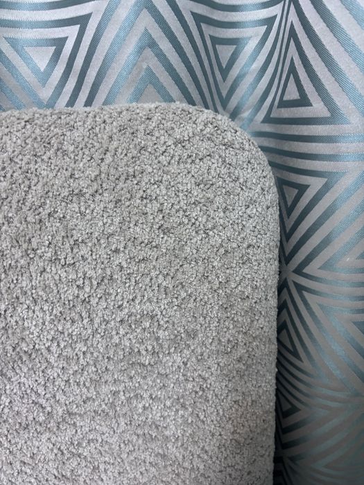 Кровать с мягкой спинкой