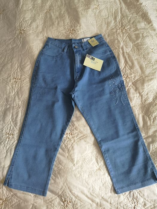 Pantaloni blugi 3/4 cu strasuri S M