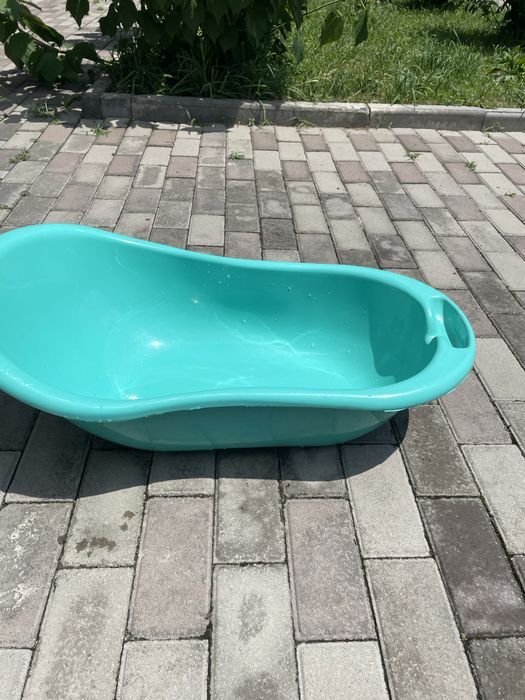 Продам ванночку детскую