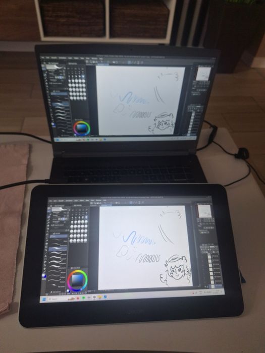 Продавам графичен таблет WACOM One Creative Pen 
Големина на ди