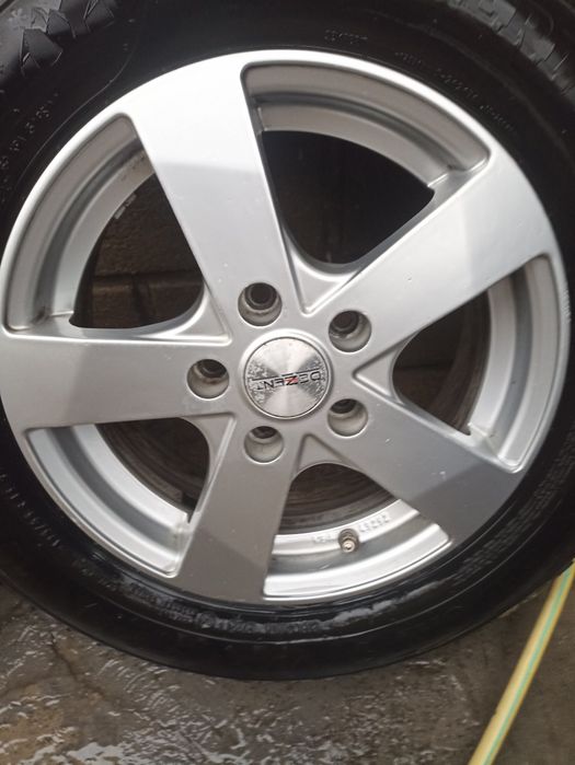 Нови Зимни гуми 195 65 15 с джанти