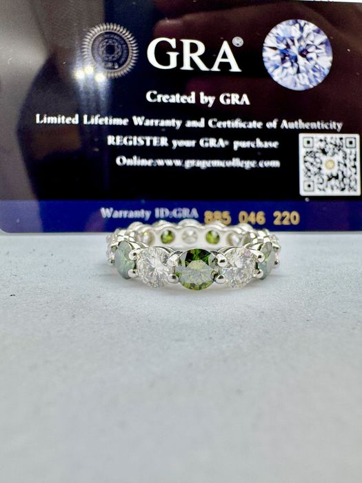 Сребърен пръстен с мойсанит (Диамант) 7 карата