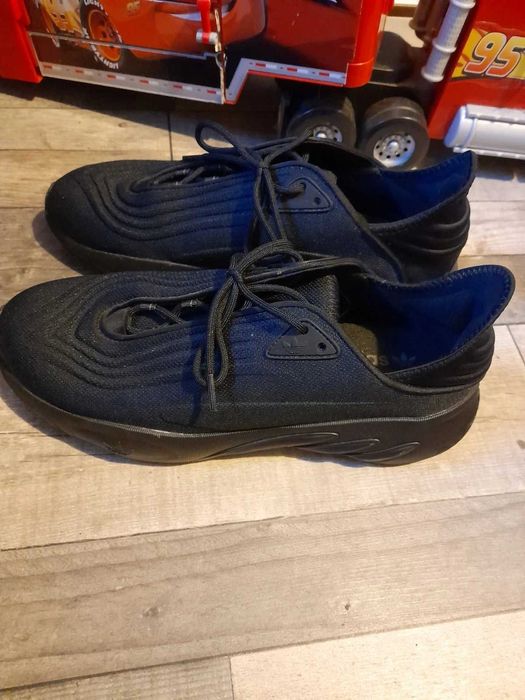 Маратонки  Adidas  UK12 EU47