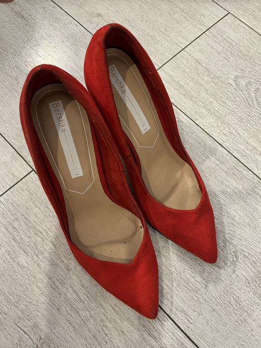 2 perechi Pantofi bershka marimea 37
