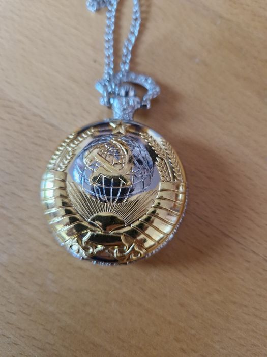 Джобен ретро часовник СССР  - Сърп и чук