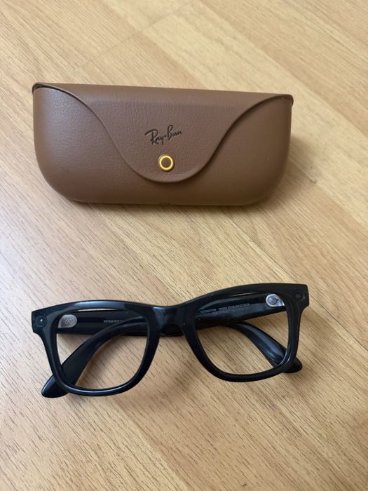RayBan meta wayfarer не включается