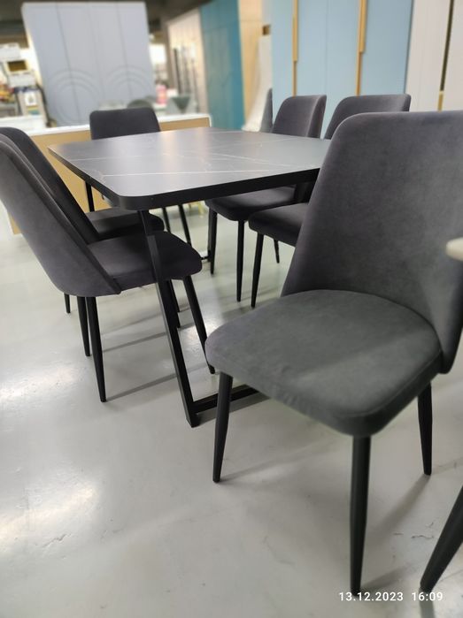 Срочно продам в Алматы стол+6стульев