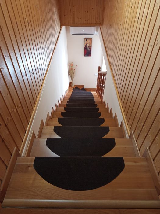 Închiriez apartament