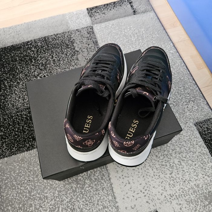 Сникърси Guess 39н.