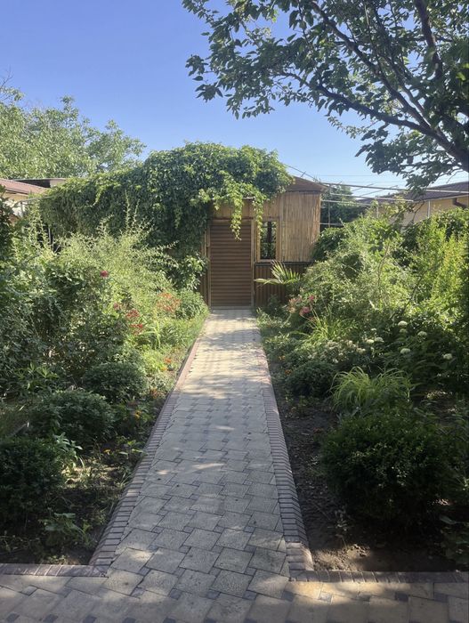 Xususiy uy sotiladi, bank orqali mumkin