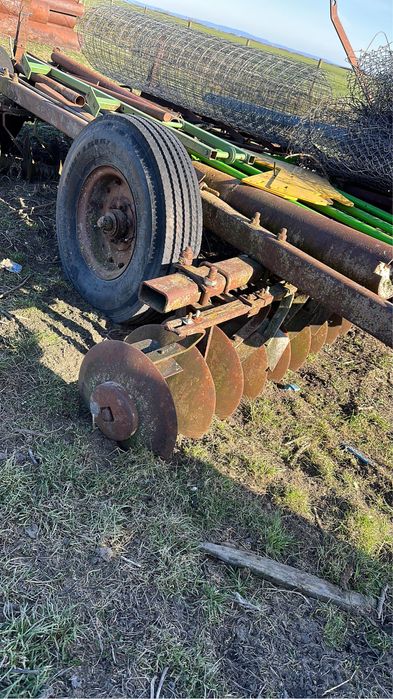 Cal de vanzare si grebla