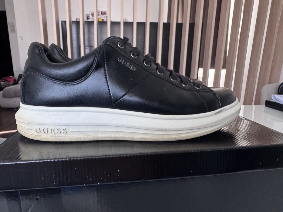 GUESS кецове кожа 43