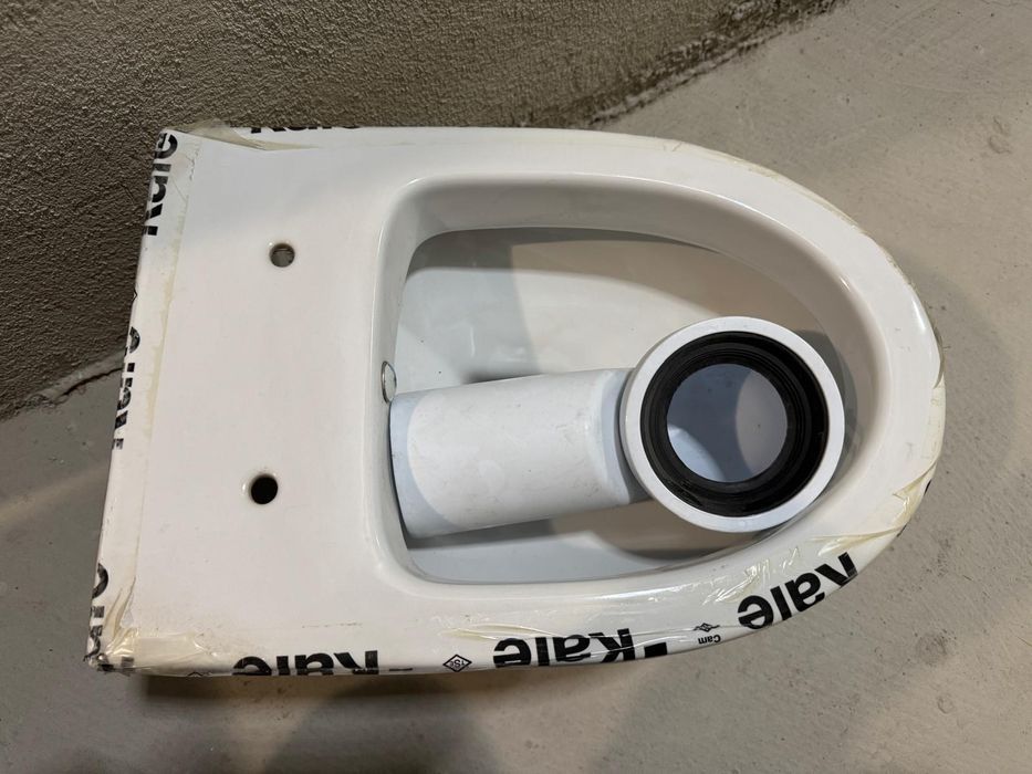 Нова туалетна чиния