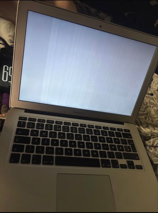 Macbook Air A1466  EMC: 2632