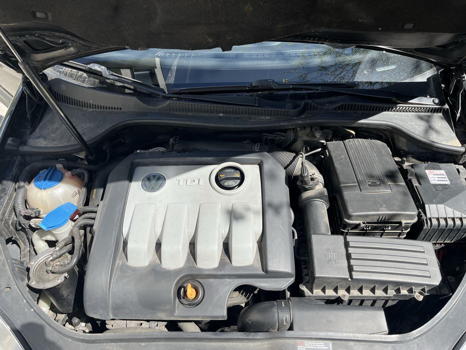 Vând VW Golf 5 1.9 TDI 90 CP