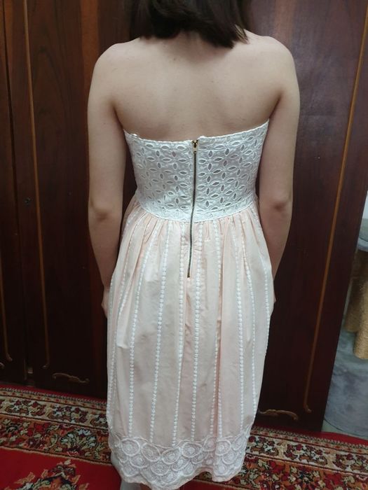 Платье кружевное