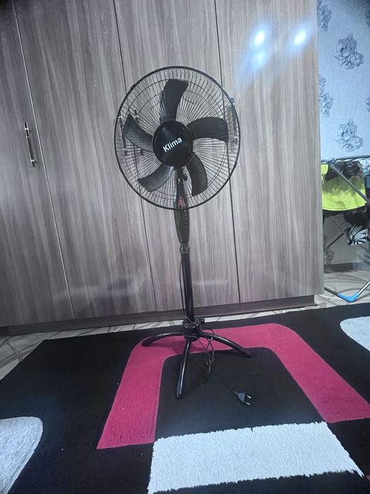 Вентилятор черный