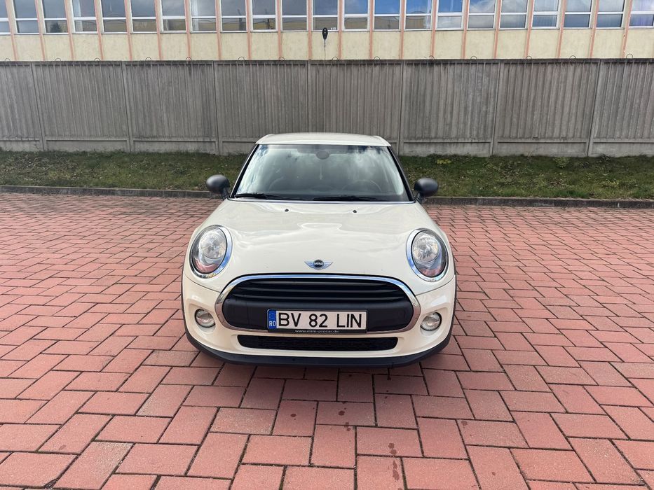 Mini ONE Auto este pe firma - al doilea proprietar - importată din Germania
