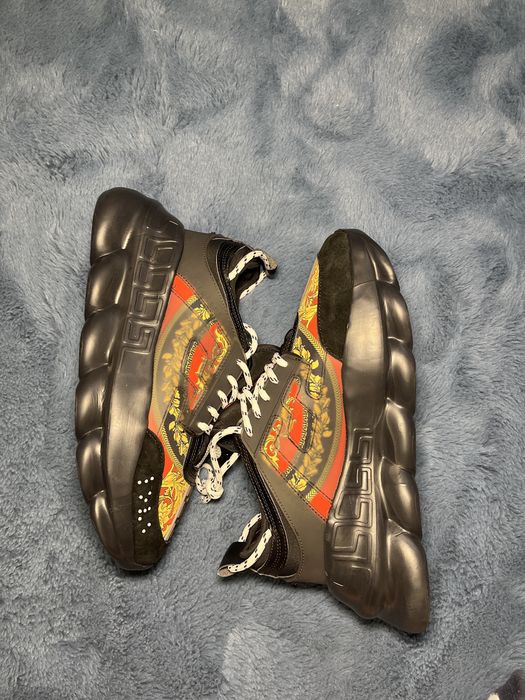 Versace chain reaction
