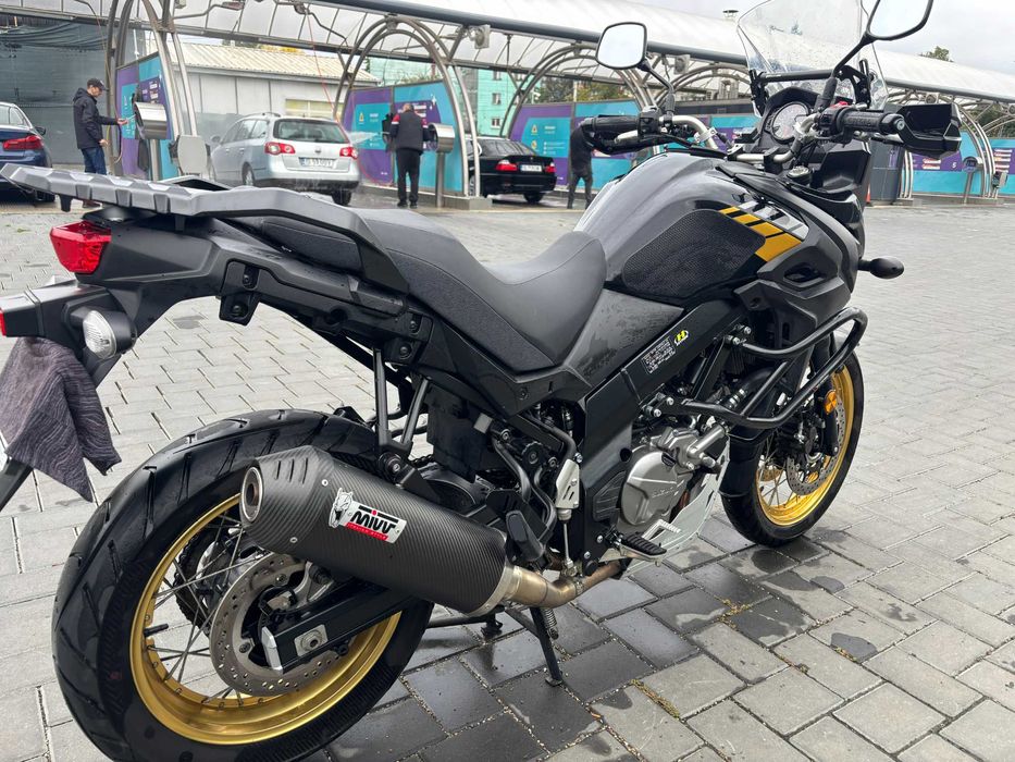 suzuki DL650 XT v strom