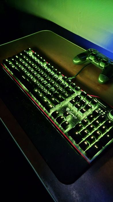 Tastatura gaming mecanica Genesis RX85 RGB