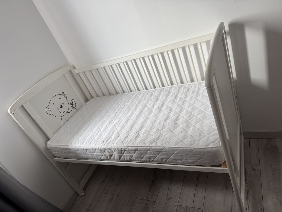 Pătuț din lemn cu laterala culisantă BabyNeeds