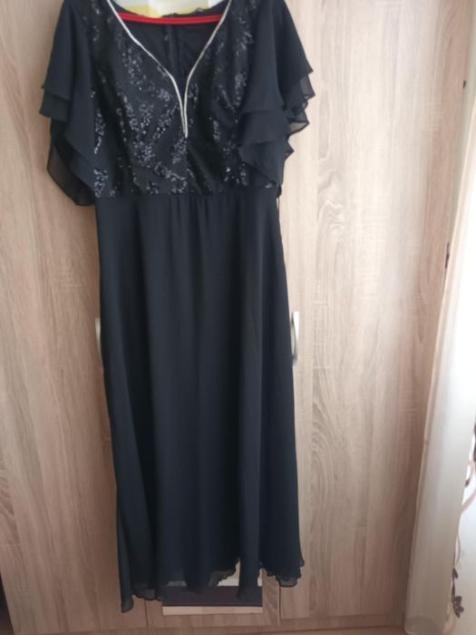 Дамски официални рокли.