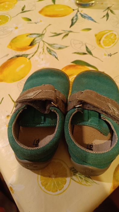 Боси обувки различни марки и номера