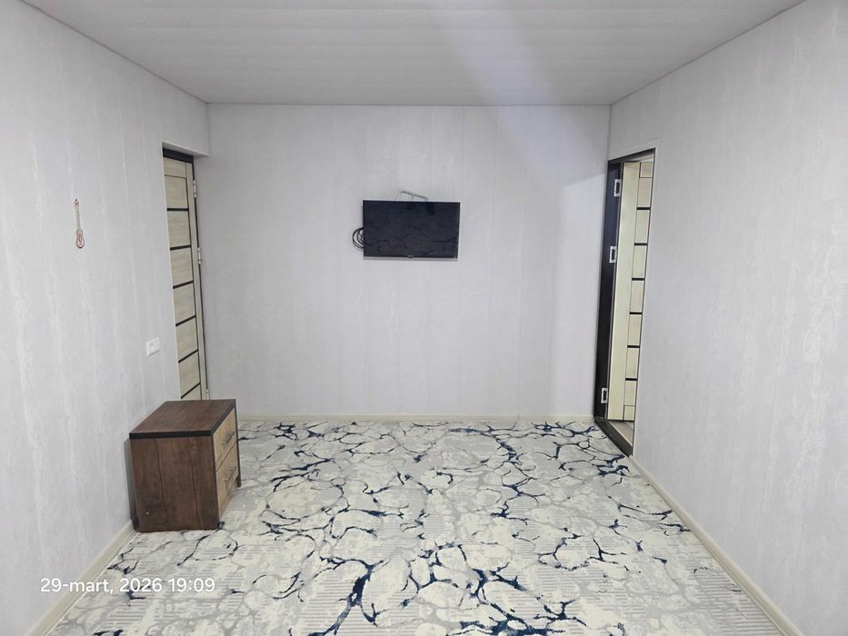 Qarshi shaxar Yangi bozor taraf  2 etaj  2 honali uy ijaraga beriladi.