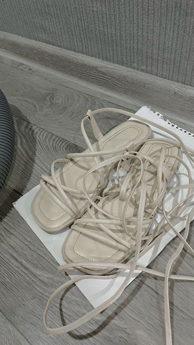 Продаеются сандали 37 р