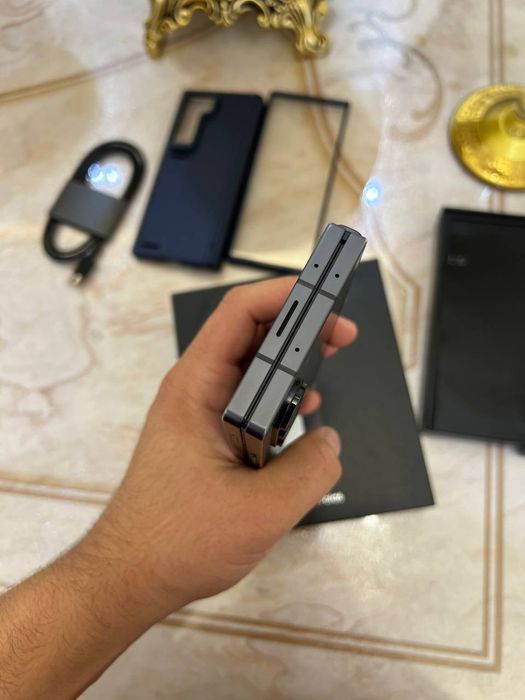 Samsung Galaxy Z Fold 6
