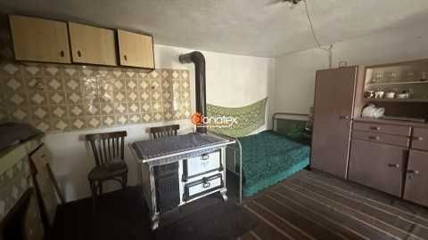 Продава едноетажна къща 60 кв.м с двор 1171 кв.м, в село Михилци