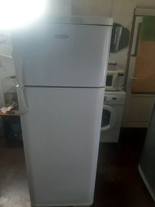 Продам рабочий холодильник Бирюса