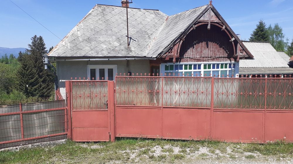 Vand casa cu teren