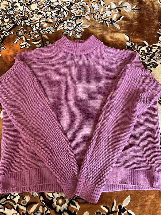 Свитера, кофты, бомберы и худи. Все размера S-M