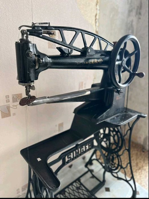 Обущарска машина с ръкав.